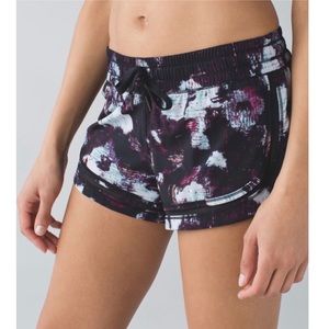 🍋 Lululemon Make a Move Kara Blossom Multi Shorts women’s 2